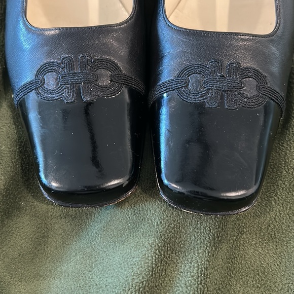 Salvatore Ferragamo Italian Leather Pump, Black, Size 8.5 1.5 Heel EUC🖤🖤🖤 - Picture 2 of 8